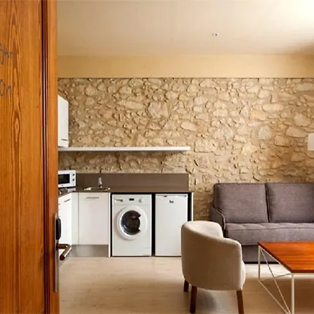 Petit - Apartment Pals